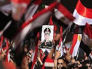 مصلون بـ الجامع الأزهر يهتفون تأييدًا لـ السيسي