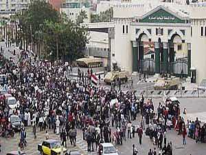 الاسكندرية تتظاهر ضد المحافظ الجديد عصام سالم 	