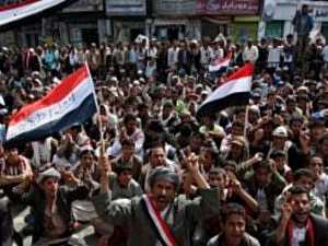 المعارضة اليمنية تصعد نبرتها ضد النظام ومقتل ستة عسكريين