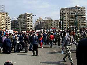 صور المتظاهرين في ميدان التحرير