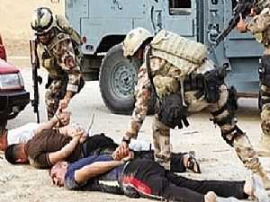 شاهد .. الجيش يلاحق العناصر الإرهابية والإجرامية بوسط سيناء