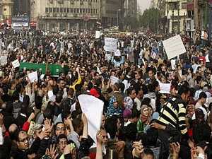 عودة الشباب إلى التحرير بعد نتيجة الاستفتاء على التعديلات الدستورية