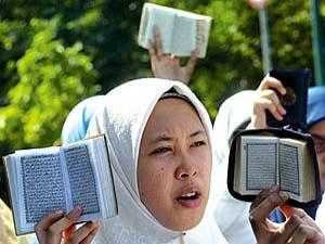 بريطانيون غير مسلمين يلجأون للم�اكم الاسلامية للفصل في نزاعاتهم