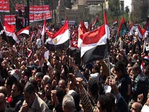الآلاف يتوافدون على ميدان التحرير للمشاركة فى جمعة "إنقاذ الثورة"