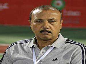 محسن صالح يدرب الحزم على الطريقة التونسية .. ويرفض استقدام لاعبين مصريين للفريق