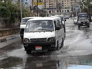 أمطار غزيرة تضرب أحياء الإسكندرية .. وشلل مروري بالكورنيش