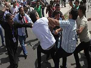 أنصار «مبارك» يعتدون بالضرب على أحد مصابي ثورة يناير
