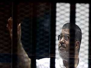 استئناف محاكمة مرسي و10 آخرين بتهمة «التخابر مع قطر»