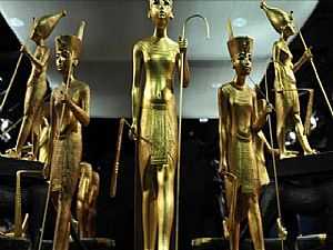 سويسرا تعيد لمصر 32 قطعة أثرية
