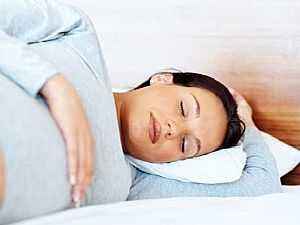 علماء: زيادة وزن الحوامل سببه اضطراب النوم