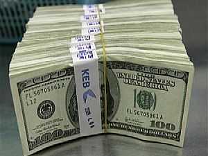 "الدولار" يسجل 7.8 جنيهات في تعاملات "السبت"