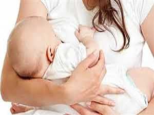 «الرضاعة الطبيعية» أول 6 أشهر من عمر الطفل تحميه من الأمراض
