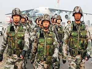 الصين تزيد إنفاقها العسكري 7.6% في 2016