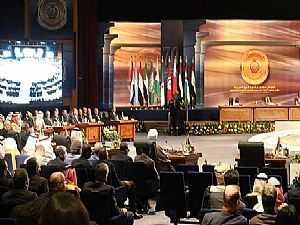 القمة العربية تدعو إيران لإنهاء احتلالها للجزر الإماراتية الثلاث
