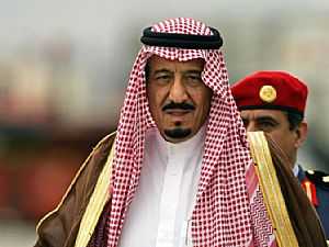 الملك سلمان يصل الرياض برفقه رئيس اليمن عقب مشاركته بالقمة العربية