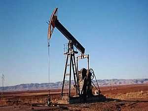 النفط يتراجع وسط مخاوف من سباق سعودى إيرانى على زيادة الإنتاج