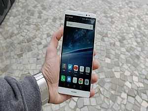 الهاتف الرائد المقبل لشركة Huawei سيضم شاشة بدقة Quad HD وفقا لرئيس الشركة