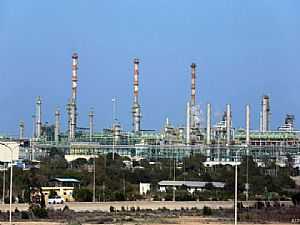 السعودية تستبعد ارتفاع أسعار النفط مجددا إلى أكثر من 100 دولار للبرميل