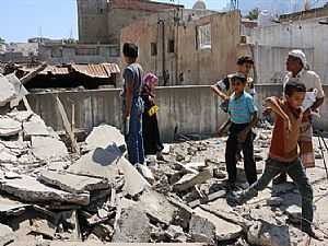 مقتل 8 مدنيين يمنيين في تعز في انفجار لغم أرض بحافلتهم وانهيار الهدنة في حجة