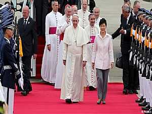 بابا الفاتيكان في زيارة تاريخية إلى كوريا الجنوبية