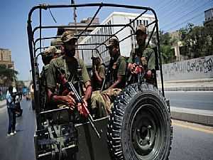 16 قتيلا على الاقل في هجوم طالبان على قاعدة عسكرية في باكستان