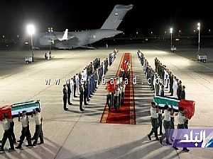 بالصور.. وصول جثامين الجنود الإماراتيين الـ45 إلى مطار البطين في أبو ظبي