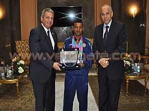 وزير الرياضة يكرم بطل العالم للأولمبياد الخاص في تنس الطاولة