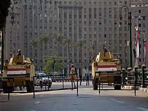 تواجد أمنى مكثف بميدان التحرير لتأمين احتفالات المواطنين بعيد تحرير سيناء