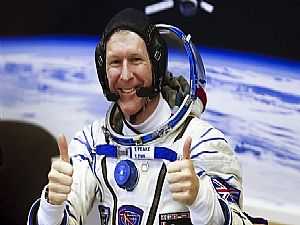 بالفيديو .. تيم بيك أول بريطاني يصل إلى محطة الفضاء الدولية