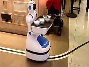 الإمارات تستضيف أول مقهى روبوتي على مستوى المنطقة