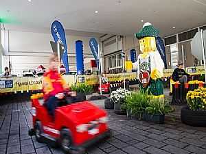سيارات كهربائية للأطفال وعروض واستعراضات بمعرض فرانكفورت