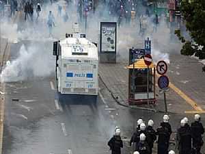 الشرطة التركية تفرق مظاهرة ليساريين بالغاز والمياه في ذكرى "جيزي بارك"