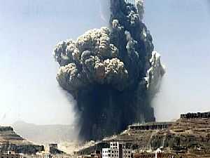 انفجارات ضخمة تهز صنعاء إثر قصف «عاصفة الحزم» مخازن أسلحة وصواريخ للمتمردين
