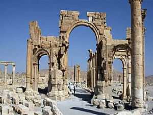 «داعش» يفجر معبدا أثريا فى تدمر السورية..وإعلان «حرستا» مدينة منكوبة