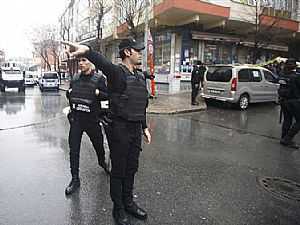 مقتل جنديين وإصابة 4 آخرين في انفجار قنبلة محلية الصنع بتركيا