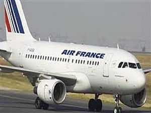 طائرة ركاب فرنسية تهبط في طهران للمرة الأولى منذ 8 أعوام