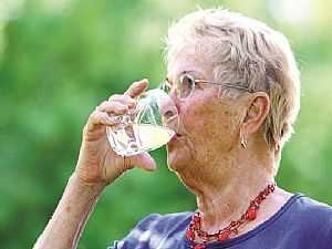كبار السن يحتاجون الماء حسب الوزن