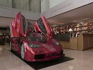 عرض"ماكلارين F1 LM"موديل 1998 للبيع بـ 15 مليون دولار