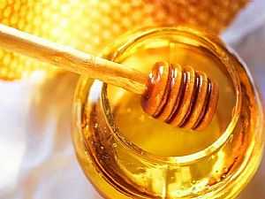 يخفى الندوب ويعالج الأرق..استخدامات للعسل لن تتوقعها