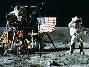 رواد "أبوللو" ينتقدان خطط أوباما لغزو القمر