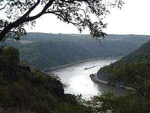 الأراضي الكولومبية تبتلع نهر"ليستارا"