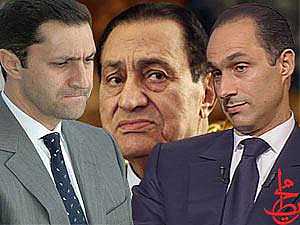 قرار النائب العام بحبس مبارك ونجليه يتصدر اهتمامات الصحف