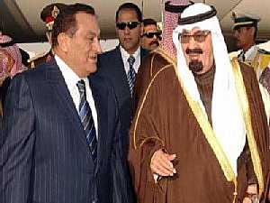 السعودية: لم نعرض استضافة مبارك