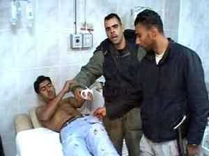 إصابة ثلاثة فلسطينيين في قصف إسرائيلي شرق غزة 	