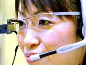 ابتكار نظارة تجري ترجمة فورية