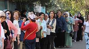 ناخبات مصريات في انتظار الادلاء باصواتهن