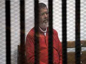 استكمال محاكمة “مرسى”و10 آخرين فى قضية “إهانة القضاء” السبت