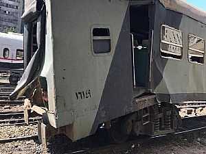بالفيديو.. قتيل في اصطدام قطار بسيارة جنوبي مصر