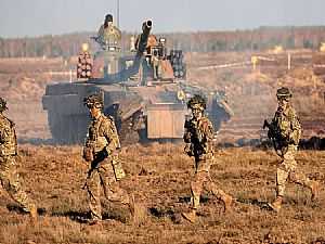 روسيا: الناتو يحشد قوات عسكرية وأسلحة ثقيلة بالقرب من بيلاروسيا