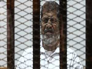 اليوم.. إعادة محاكمة مرسي و25 آخرين في "اقتحام السجون"